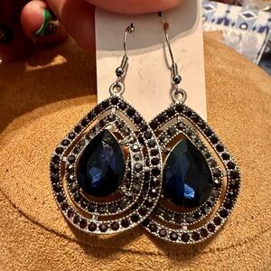 Elegant Navy Teardrop Crystal Earrings - Unbranded